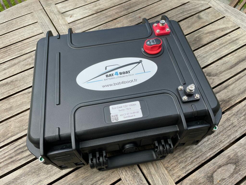 Eco Case LiFePo4 12V 100Ah avec chargeur 8A