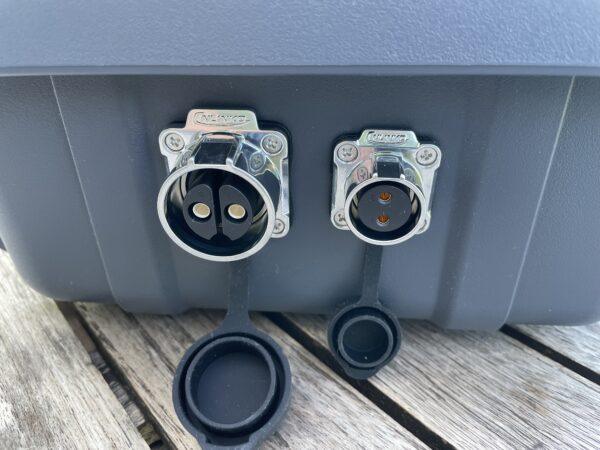Energy Case LiFePo4 12V 150Ah avec chargeur 10A – Image 3